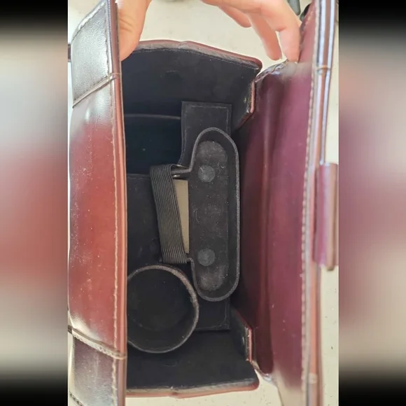 Vintage Diamond Genuine Brown Leather Camera Bag in Like New Condition - Picture 4 of 12